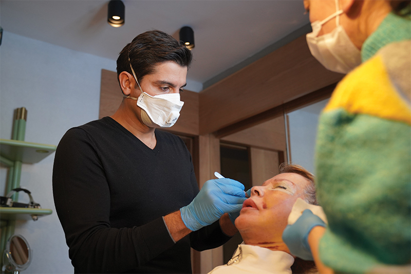 Yorgun ve Yaşlı Görünümün Sebebi Gözleriniz Olmasın