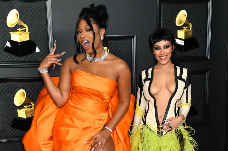 2021 Grammy Ödül Töreni’nden En Şık İsimler