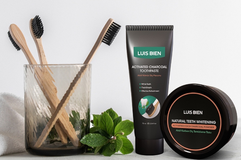 Aktif Karbon Diş Beyazlatıcı ile Beyaz Dişler, Etkileyici Gülüşler!