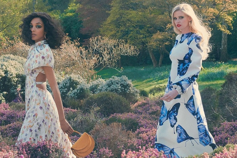 Brandon Maxwell Resort 2022 Tasarımlarından Güçlü Desenler