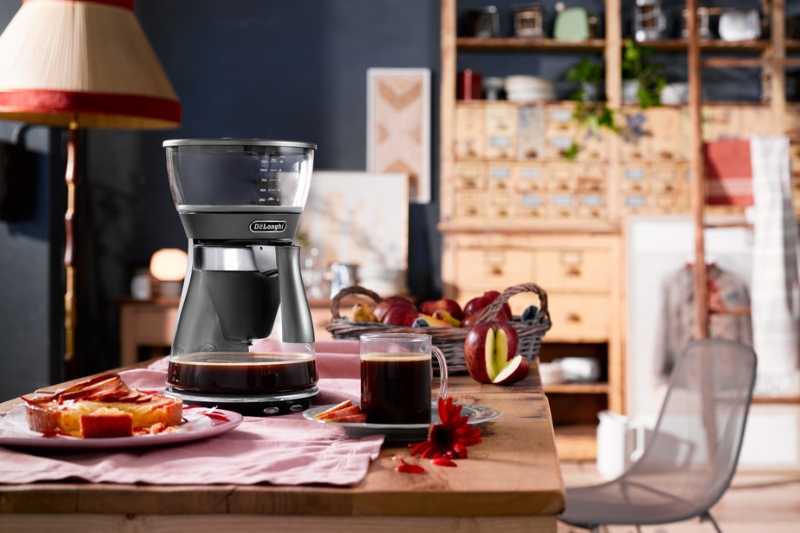 Damak Zevkine Uygun Filtre Kahve Demleme Yöntemleri De’Longhi Clessidra Filtre Kahve Makinesi’nde