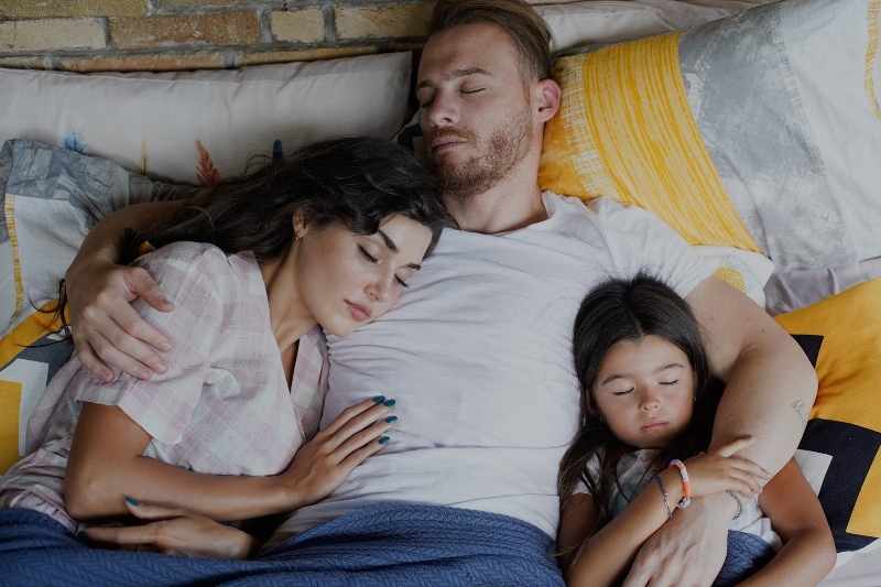 Yaz Dizilerinden İlham Veren Yaz Aşkları