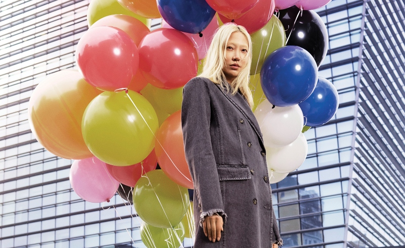 Denimin Cool Duruşu