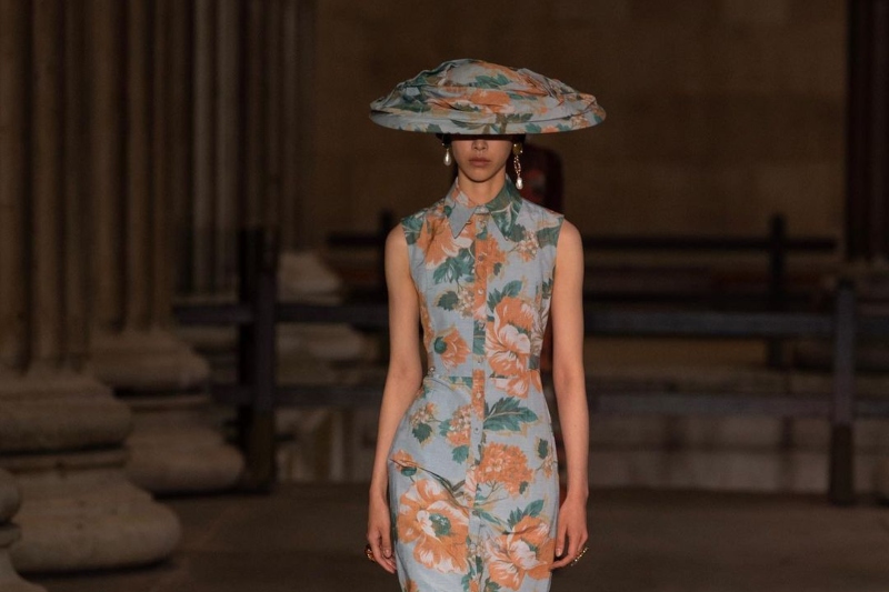 Erdem İlkbahar / Yaz 2022 Defilesinin Öne Çıkan Görünümleri