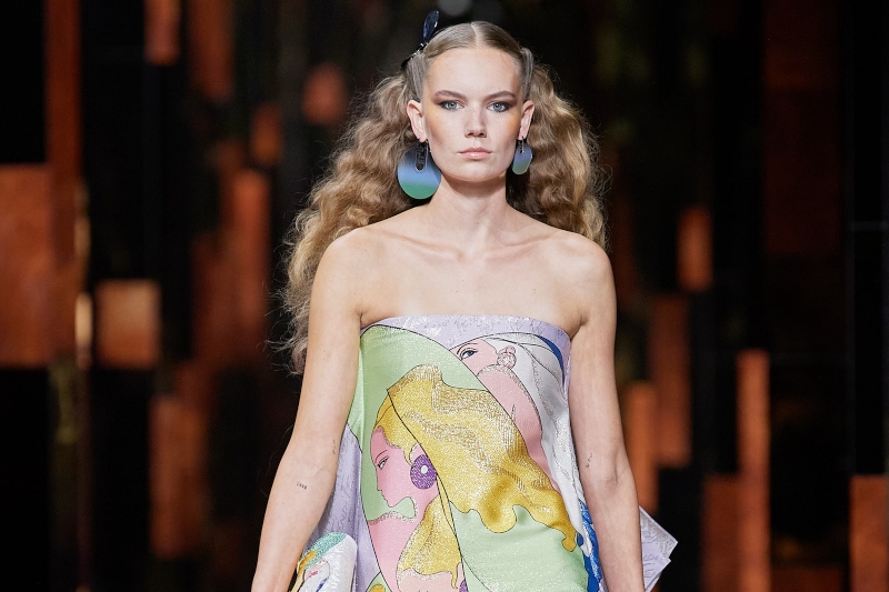 Fendi İlkbahar 2022 Koleksiyonuyla Lükse Övgü
