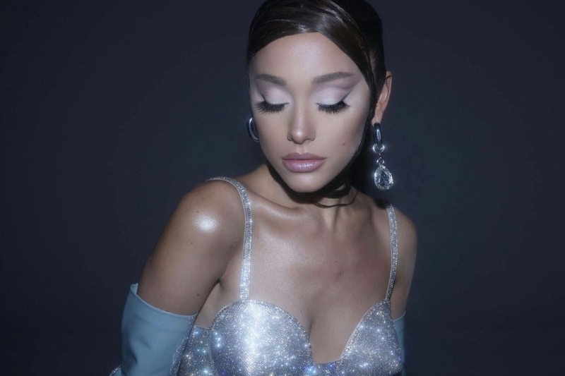 Ariana Grande’nin Güzellik Markası: R.E.M Beauty