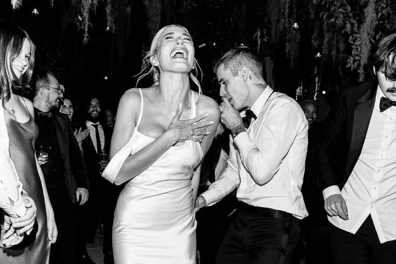 Hailey ve Justin Bieber Çiftinin Birbirleriyle Uyumlu Stil Görünümleri