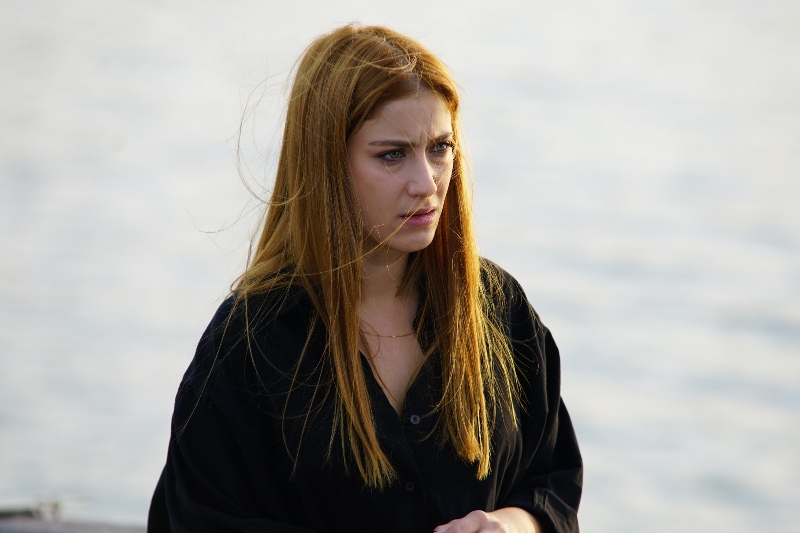 Hazal Kaya’nın Yeni Dizisi “Misafir” Hakkında Merak Edilenler