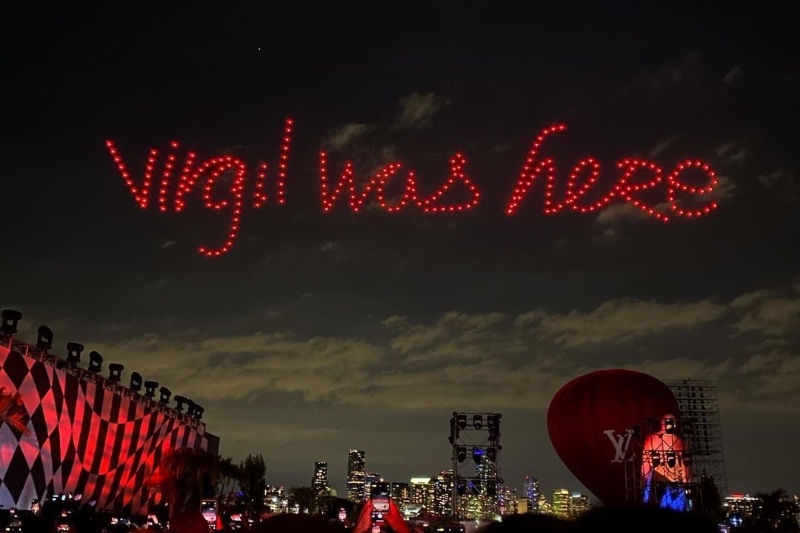 “Virgil Was Here”: Louis Vuitton Virgil Abloh’u Görkemli Bir Defileyle Andı