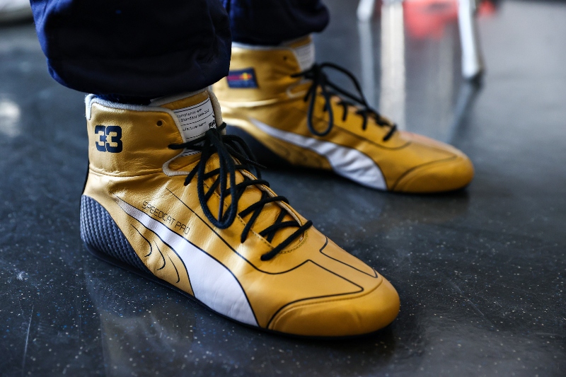 Dünya Şampiyonu Verstappen’a Puma’dan Altın Yarış Ayakkabısı