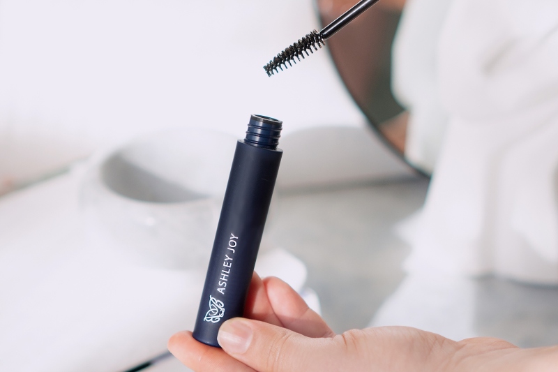 Ashley Joy Kaş & Kirpik Bakım Serumu ile Göz Alıcı Kaşlar, Hacimli ve Uzun Kirpikler