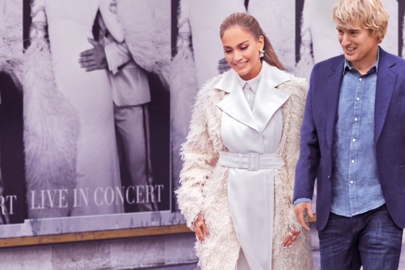 Jennifer Lopez’in Guess Başrolündeki “Marry Me” Film Stili