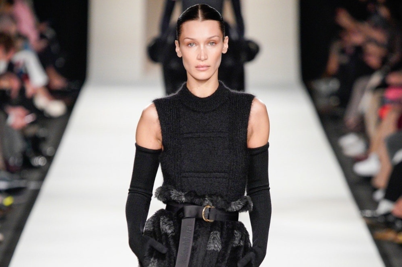 Sıcak ve Şık Dokular: Max Mara Sonbahar/Kış 2022-23