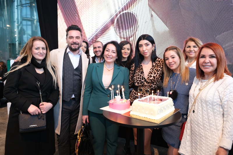 Zorlu PSM’de Gerçekleşen Loveland Ünlülerin Uğrak Yeri Oldu