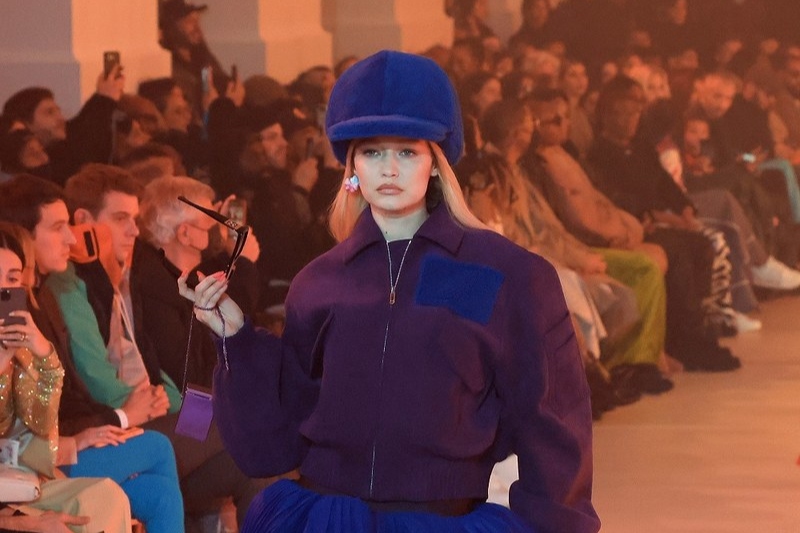 Sonbahar/Kış 2022 Paris Moda Haftası’nın En Büyük Takı ve Aksesuar Trendleri
