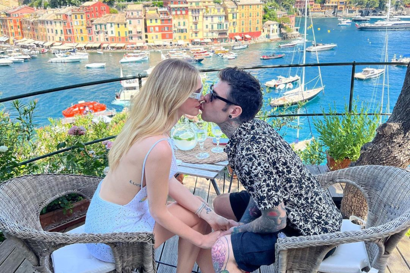 Unutulmaz Bir Cinsel Deneyim İçin Denemeniz Gereken 12 Öpüşme Tekniği