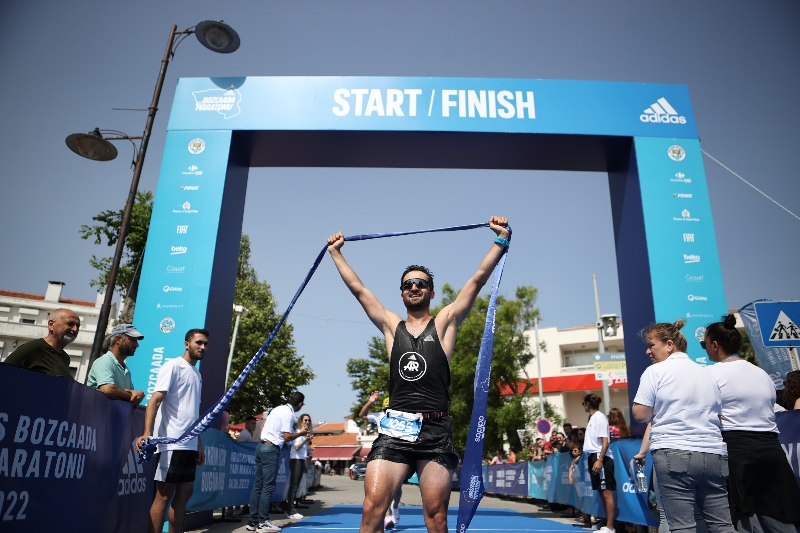 Adidas Bozcaada Yarı Maratonu<br></noscript>Denizlerin Ve Okyanusların Geleceği İçin Koşuldu