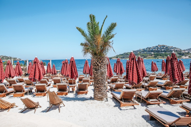 Kai Beach Derya Uluğ Sahnesi İle Kapılarını Açıyor!