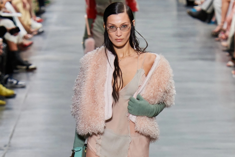 Fendi Sonbahar/Kış 2022-2023 Koleksiyonundan Öne Çıkan Detaylar