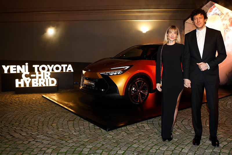 Marie Claire Türkiye’nin 35. yılında yeni Toyota C-HR Hybrid göz kamaştırdı