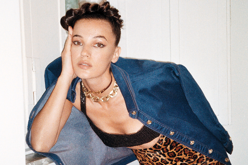 2022 Kasım Kapak Yıldızımız Pınar Deniz İle Kısa Kısa