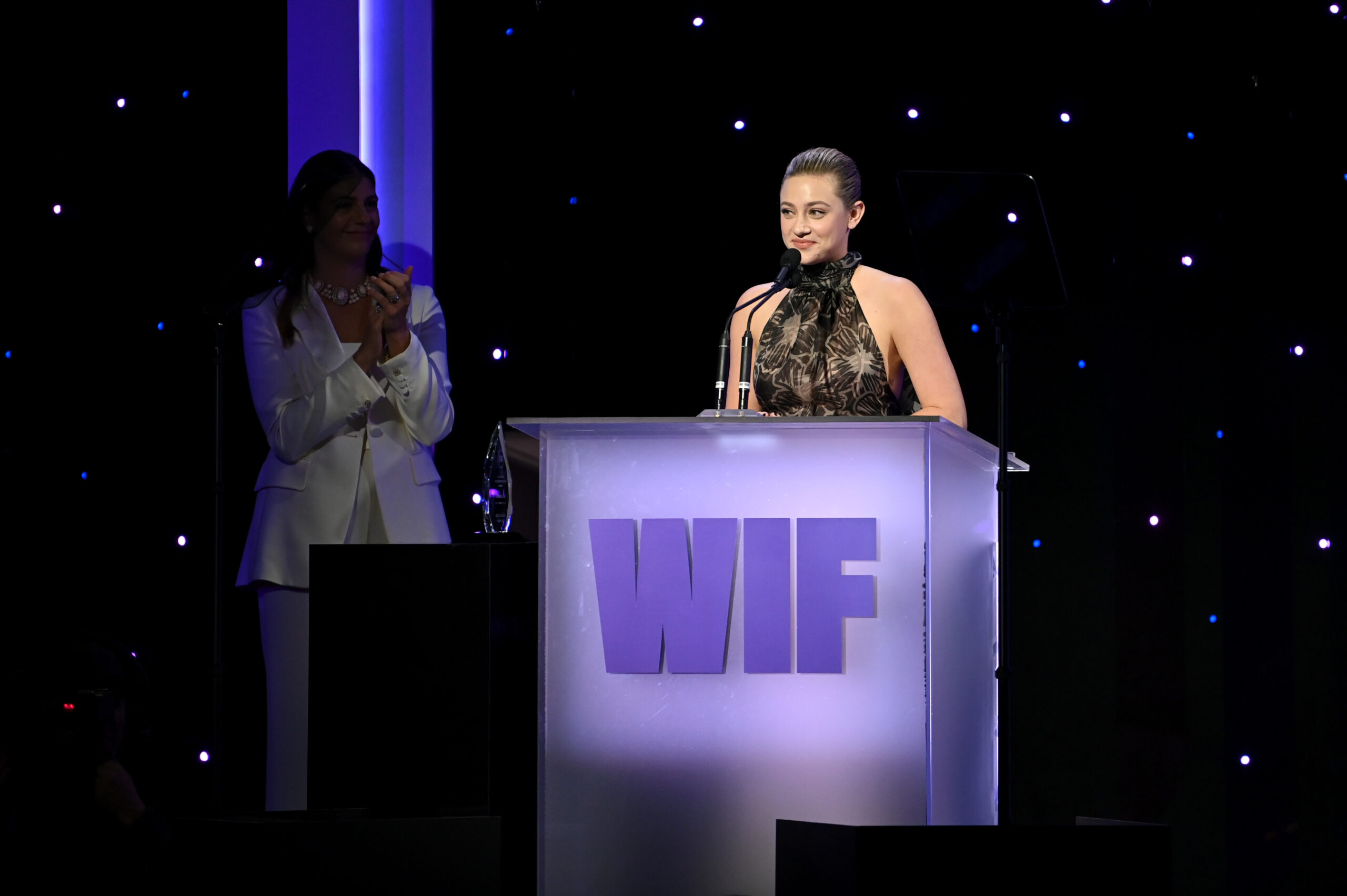 “Women In Fılm Max Mara Face Of The Future Award” Ödülünün Kazananı Lili Reinhart Oldu