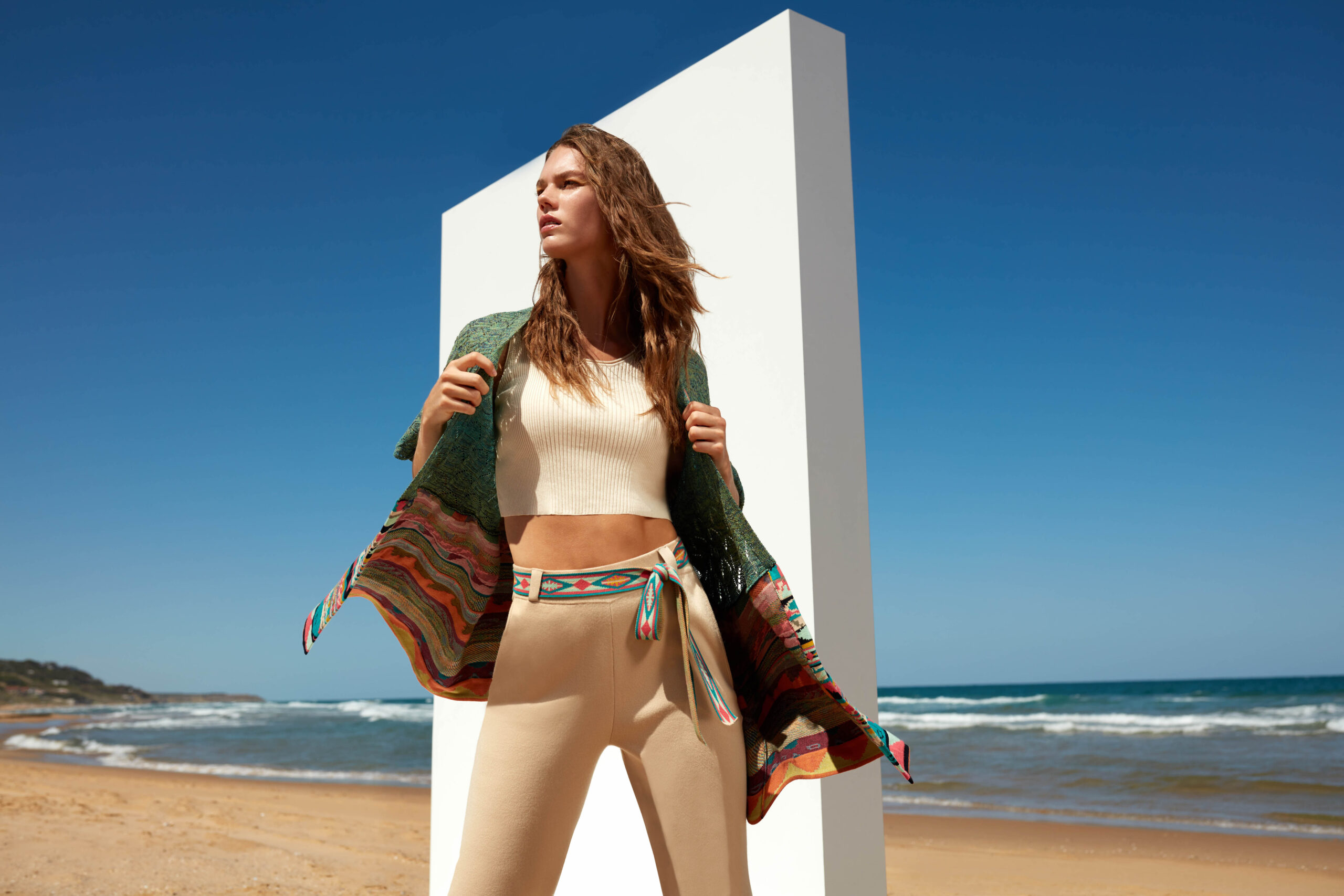 Doku ve Renklerin Coşkusu Knitss’in İlkbahar-Yaz 23 Koleksiyonunda Buluşuyor