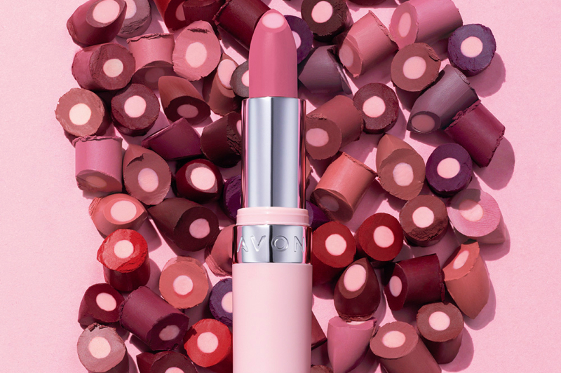 Avon’dan hyalüronik asit dolgulu ilk mat ruj