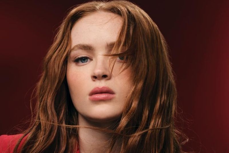 Armani Beauty, Sadie Sink’i yeni global elçisi olarak duyuruyor!