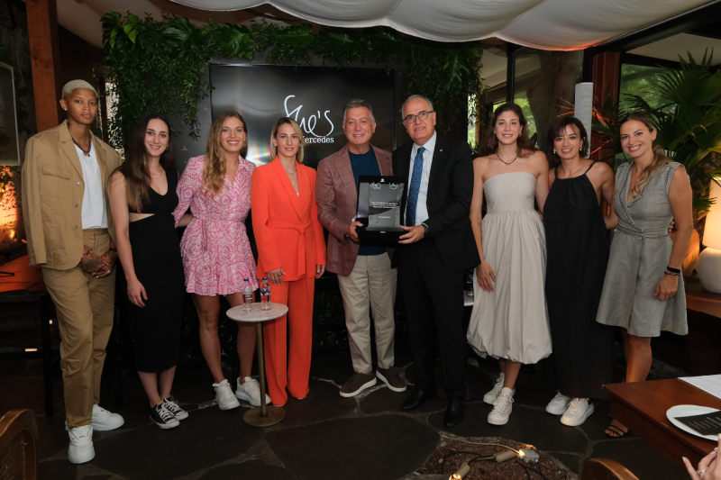 Türkiye Kadın Voleybol Milli Takımı She’s Mercedes ile buluştu