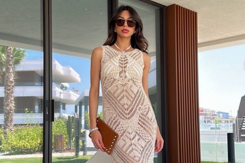 Aya Moda ile sahil şıklığı gece-gündüz devam ediyor