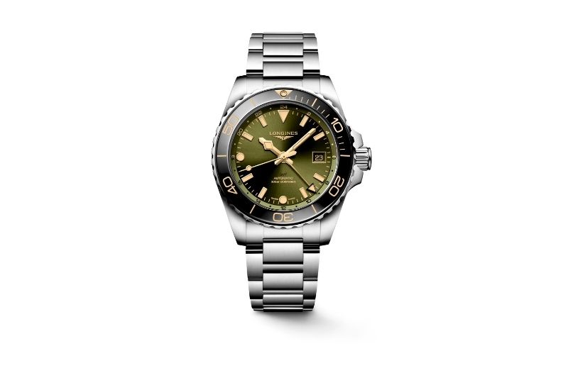 Longines’in ‘HydrConquest’ koleksiyonu şimdi özel GMT mekanizmasıyla
