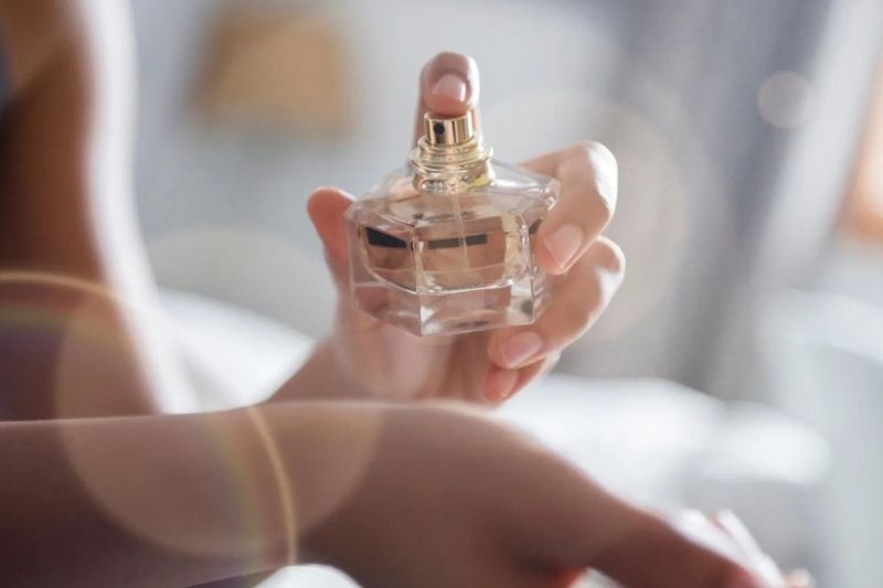 Parfümünüzün kalıcılığını artırmak için ipuçları