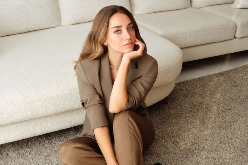 Sezona Özge Özacar ile giriş yapan Provoq’tan kışa özel yeni koleksiyon