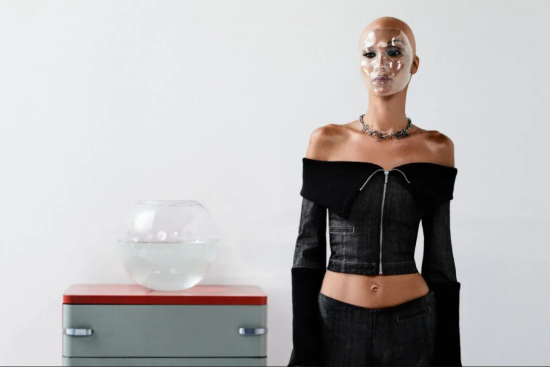 Bella Hadid son saç tasarımıyla her görünümün altından kalkabileceğini kanıtladı