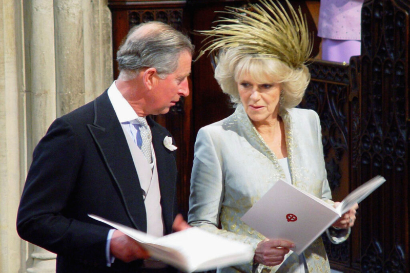 The Crown’nun altıncı sezonuna dair yeni gelişme: Final sezonunda Prens Charles ve Camilla Parker-Bowles ’ın düğünü de olacak 