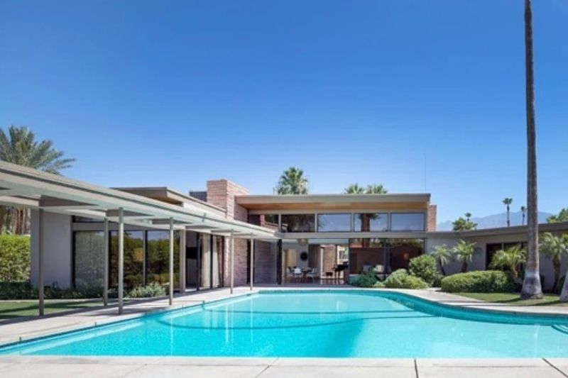 Cher, Leonardo DiCaprio, Mila Kunis ve diğer ünlülerin kiralayabileceğiniz evleri