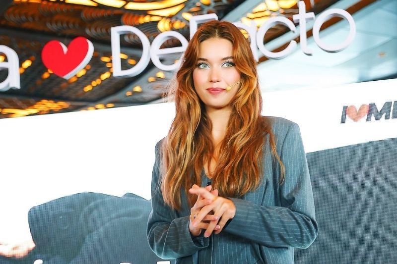 DeFacto’nun Afra Saraçoğlu ile düzenlediği daveti ‘I Love Me’ dedirtti