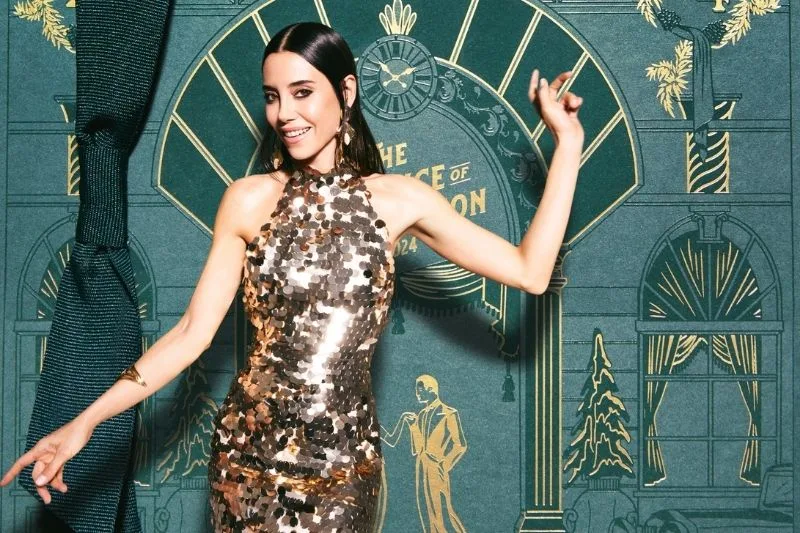 Cansu Dere’nin marka yüzü olduğu Atelier Rebul, sizi yılbaşı ruhunu yaşamaya davet ediyor!