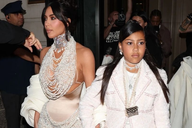 Kim Kardashian ve Kanye West’in 10 yaşındaki kızları North West Yeezy ve Skims’i yönetmeye hazırlanıyor
