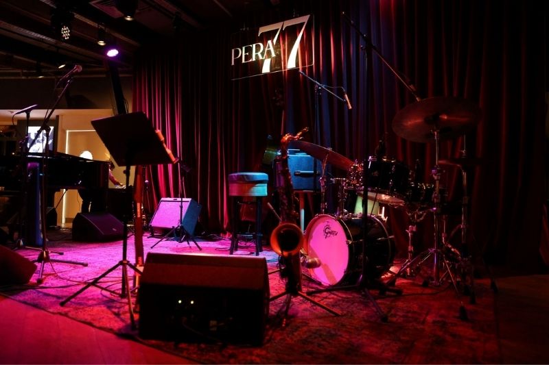 Şehre yeni bir soluk: Pera 77 açıldı!