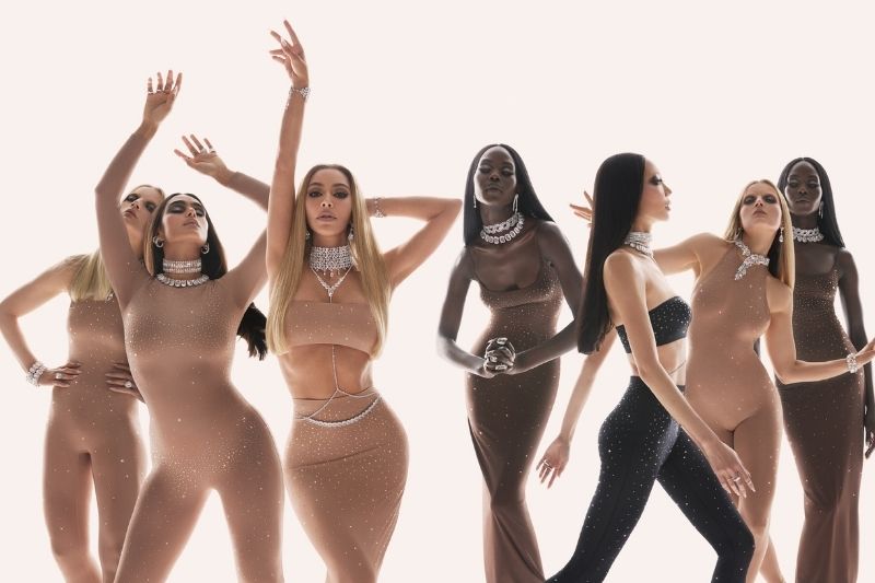 Swarovski ve Skims iş birliğini duyurdu 