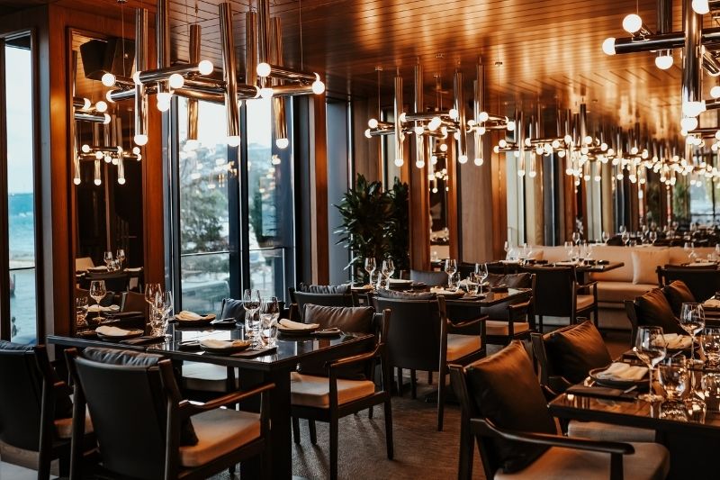 Asya ve Akdeniz sentezi sürdürülebilir menüsüyle Boğaz’ın en yenisi “Fenz İstanbul”