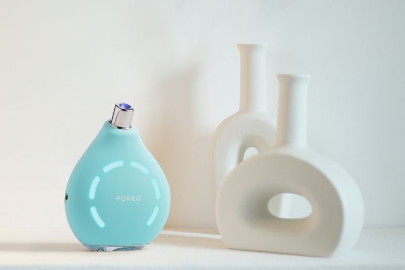 FOREO yeni yüksek performansli koleksiyonu KIWI ile akne probleminin ve cilt pürüzlerinin önüne geçiyor!