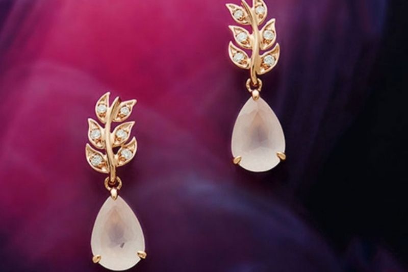 Pırlanta küpe özel günlerde hediye olarak verilir mi?