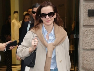 Emma Watson sade ve şık stiliyle Milano Moda Haftası'nda