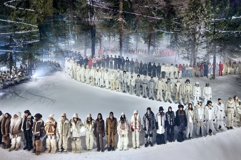 Moncler Grenoble 2024-25 Sonbahar/Kış defilesi St. Moritz’de gerçekleşti
