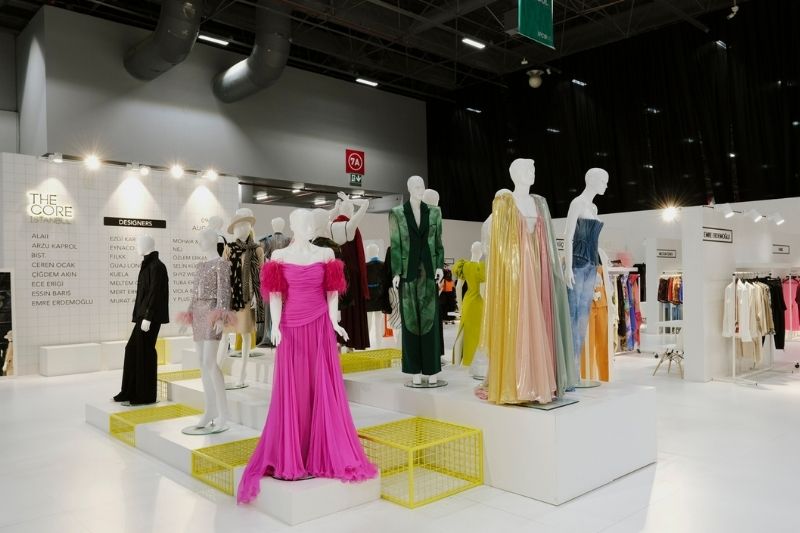 Türkiye’nin önemli moda tasarımcıları, yeni koleksiyonlarıyla IFCO Fuarı kapsamında bir araya geliyor