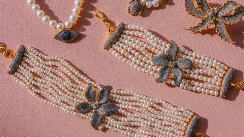 Begüm Khan’dan farklılık arayan kadınlara adanmış bir koleksiyon: “Non-Bridal Bridal”