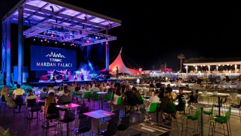 En renkli “2024 Dünya Eğlence Trendleri” bu yaz Akdeniz’de: Yaza damgasını vuracak etkinliklerin mimarı Anıl Tontu